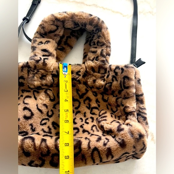 Urban Expressions Faux Fur Cheetah Print Crossbody and Top Handle Bag Tan Brown - Picture 11 of 12